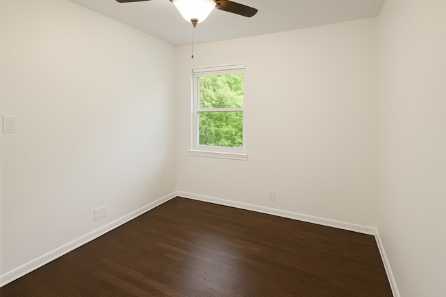 Building Photo - Marvelous 3-Bed Home in the Heart of Sherman Over 10,000 Sq Ft Lot!