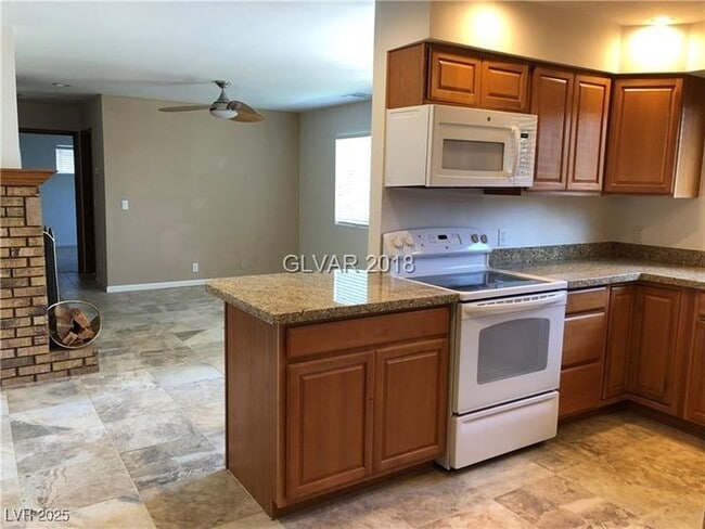 Photo - 1850 Center St