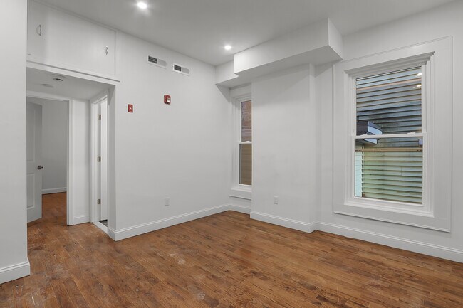 Photo - 57 Trumbull St