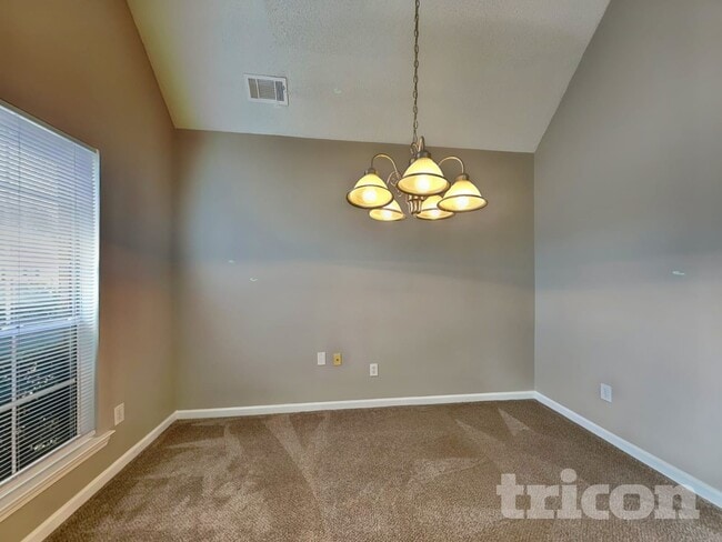 Photo - 3715 Longview Dr