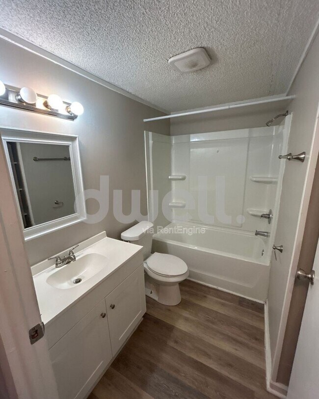 Photo - 808 Forest Ridge Pl