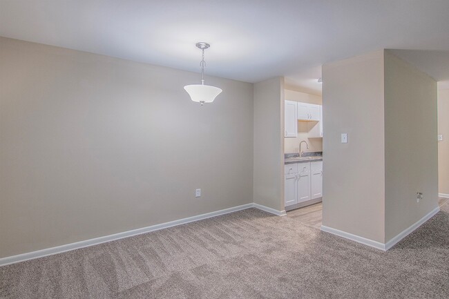 Photo - Whisperwood Apartments