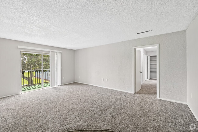 3BR, 2BA - 1,550SF - Living Room