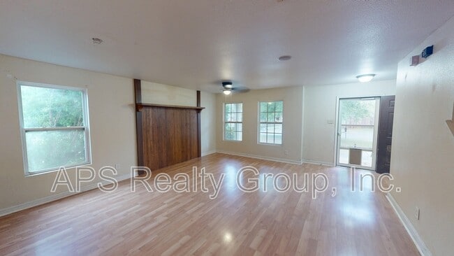 Photo - 4209 Oak Pointe Dr