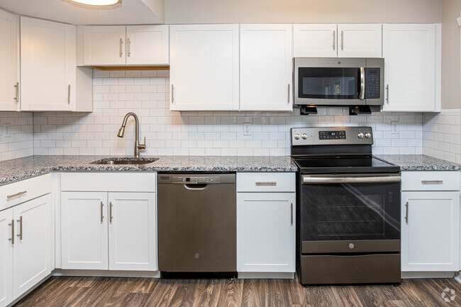 3BR, 2BA -1,032 SF - Kitchen