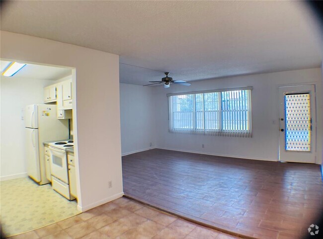 Building Photo - 101 SW 132nd Way Unit 203J Rental