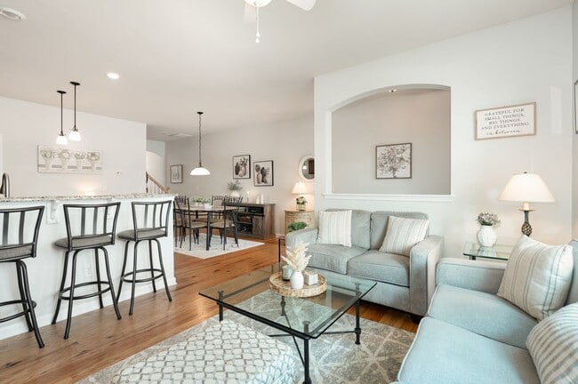 Photo - 3021 Honeylocust Ln