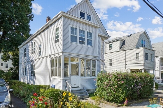 Building Photo - 17 Beekman St