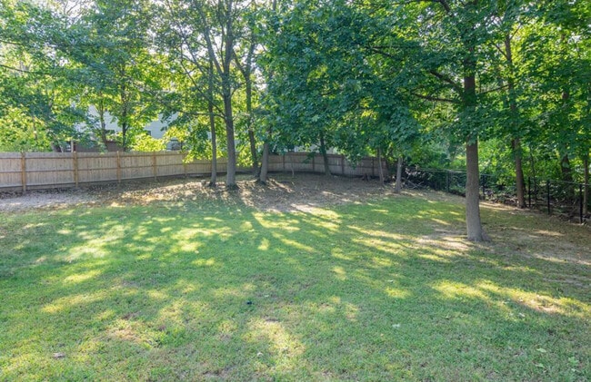 Photo - 1104 Pleasant St