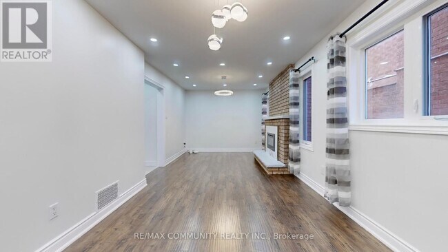 Photo - 32 Faywood Dr