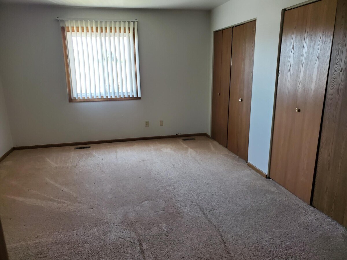 Photo - 7420 Whitcomb St