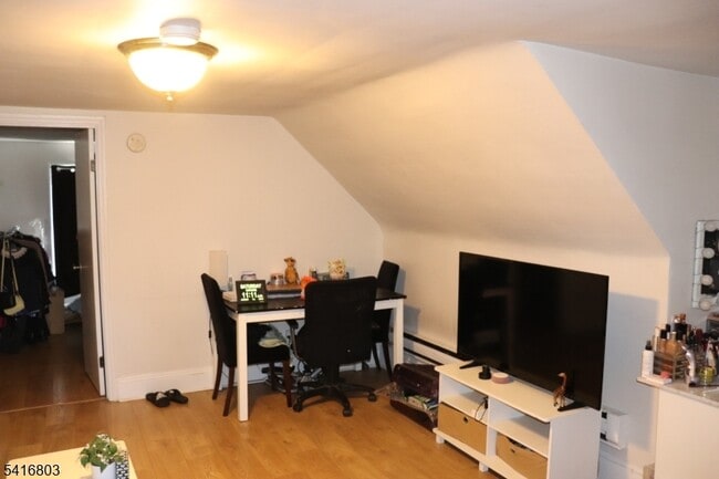 Photo - 327 Valley St Unit 3