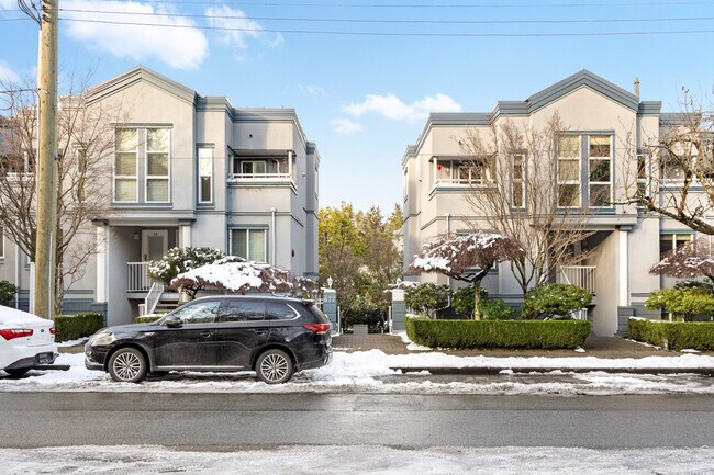 Photo - 877 W 7th Ave Unit ID1054525P