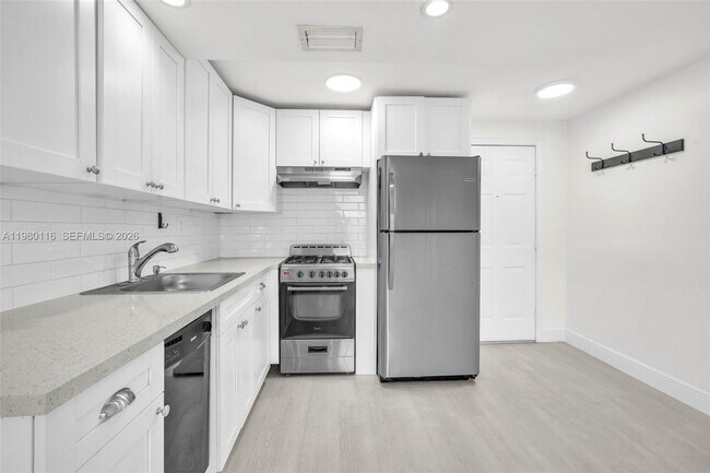 Building Photo - 3245 Virginia St Unit 43