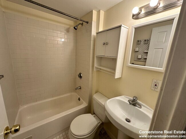 Photo - 28 Phillips St Unidad M