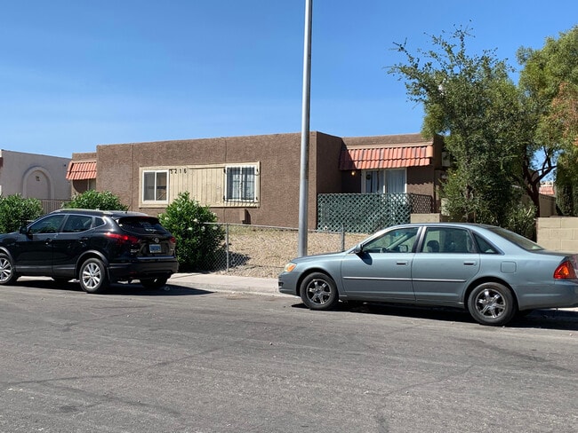 Building Photo - 5216 Redberry St Unit #2