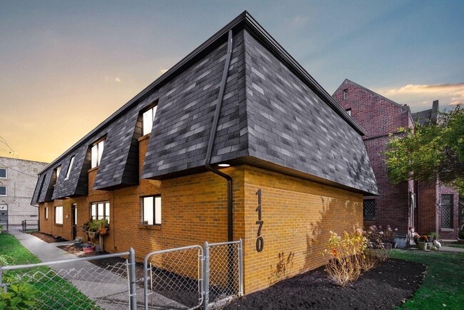 Building Photo - 1170 Bryden Rd Unit D Rental