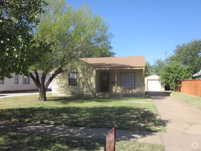 Building Photo - 922 S Austin St Rental