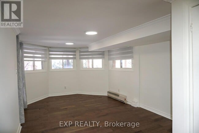 Photo - 364 Kirby Crescent