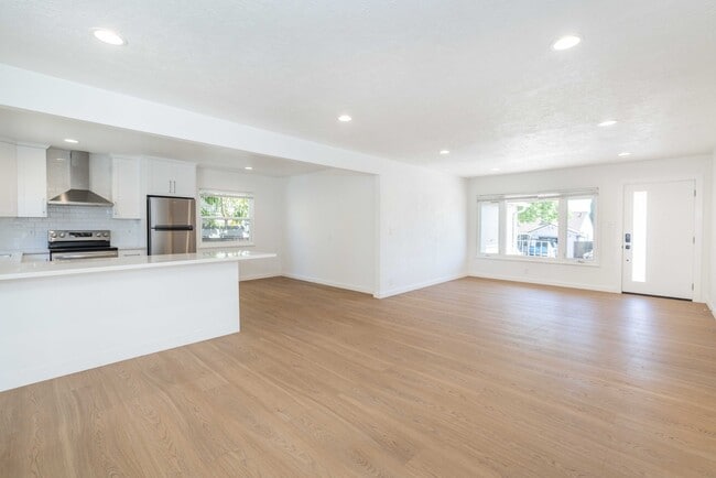 Photo - 19139 Vaughn Ave