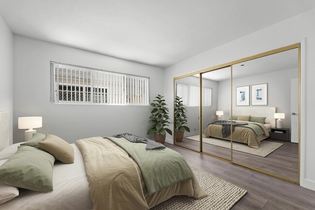 Photo - 925 W 30th St Unit 6