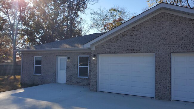 170 Julia D Ln