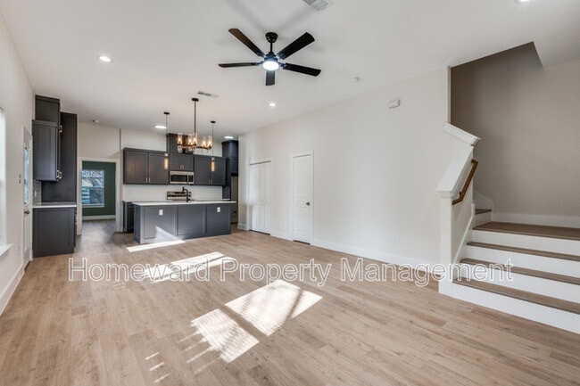 Photo - 825 Stamps Ave