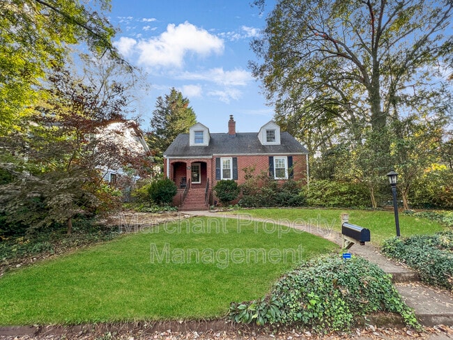 Photo - 111 W Hillcrest Dr