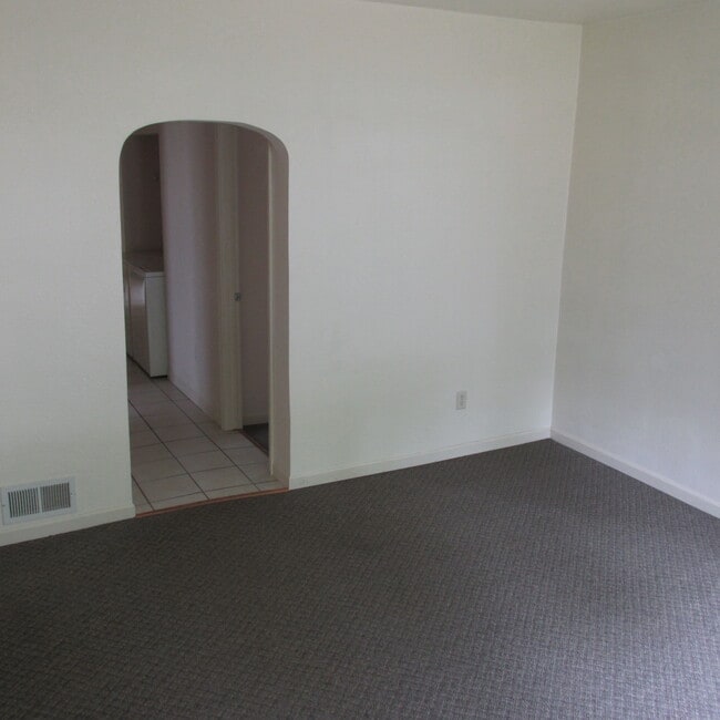 living room - 615 Hudson St Unit 615