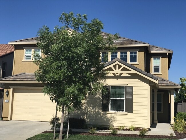 5 bedroom Whitney Ranch Beauty! Walking di... - 5 bedroom Whitney Ranch Beauty! Walking di... House