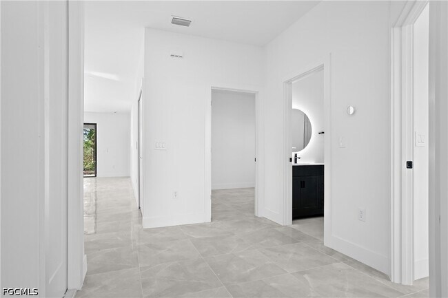 Photo - 322 Loire Ave S