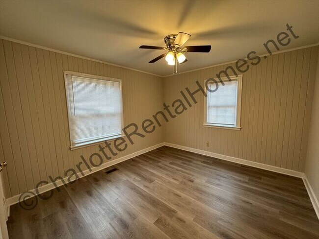 Photo - Brick Ranch home Convenient location