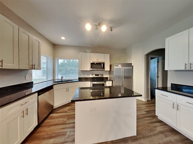 Photo - 18007 Oakloch Ct