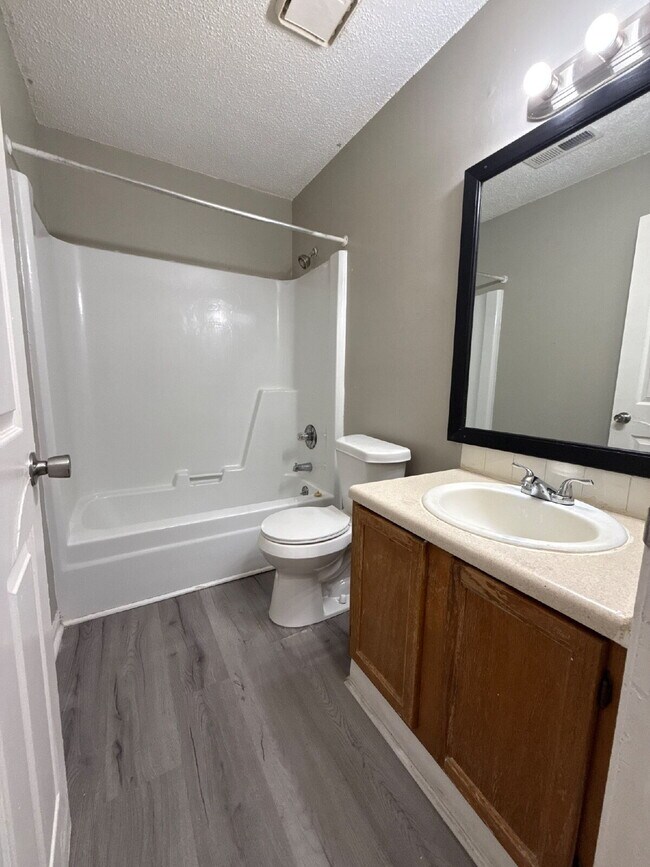 Photo - 4424 Torrance Dr NW Unidad Apt. 10