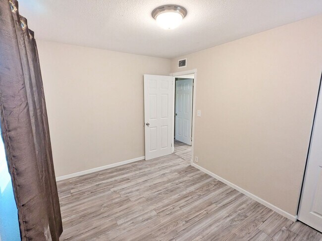 Photo - Three Bedroom One Bath Bungalow near Broadmoor