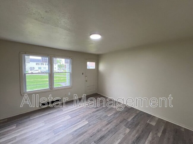 Photo - 942 S Central Dr