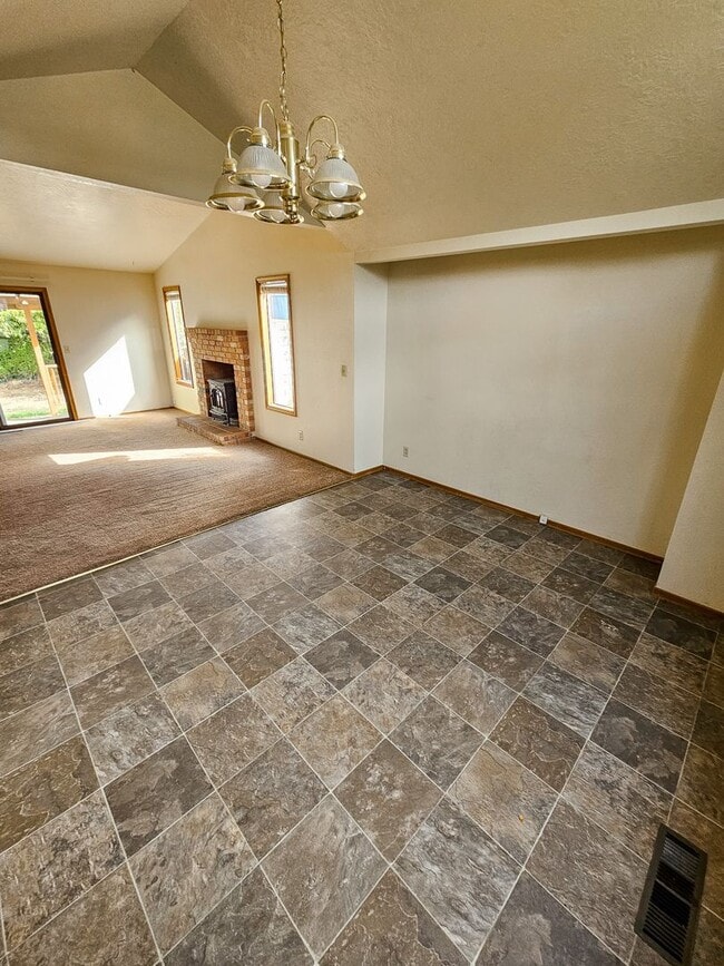 Photo - 1097 Summer Breeze Dr N