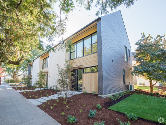 Building Photo - Atkinson Commons- Unit 1 Rental