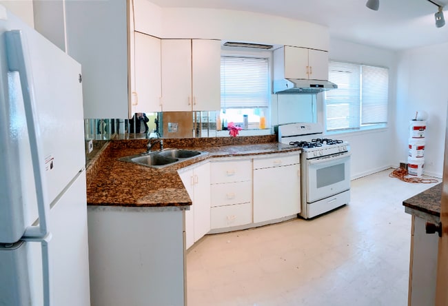 Photo - 6623 N California Ave Unidad 2