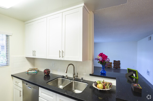 Photo - Ridgegate Apartments