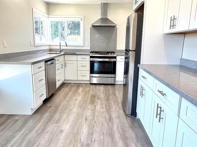 Photo - 908 Live Oak Dr
