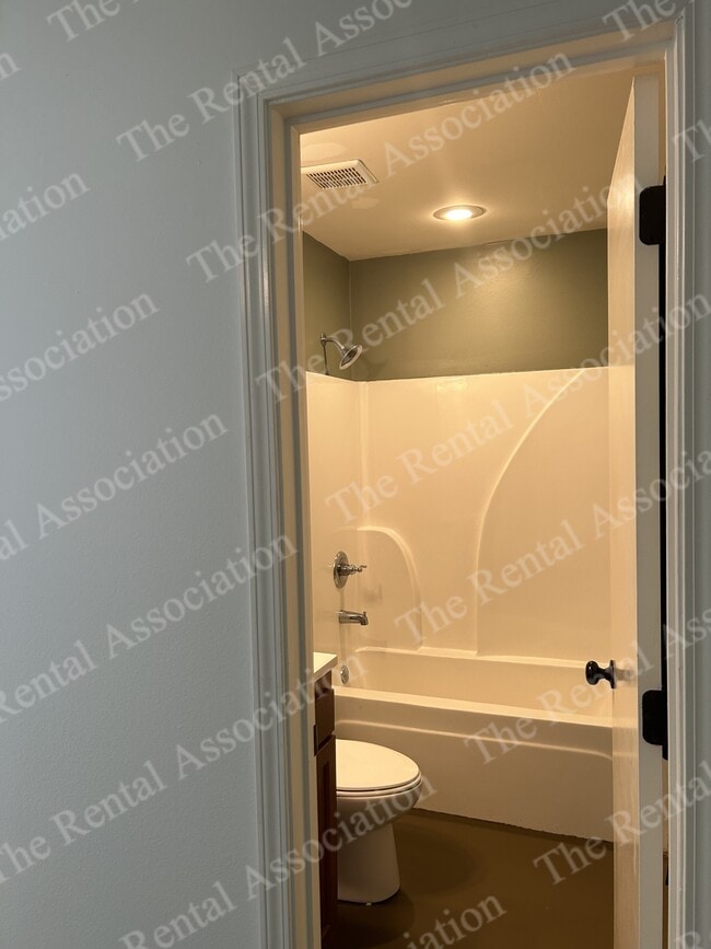 Photo - 185 Brownlee Rd