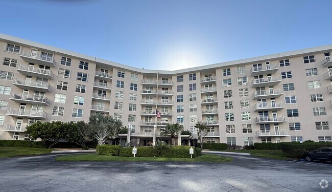 Building Photo - 2851 S Ocean Blvd Unit 4s Rental