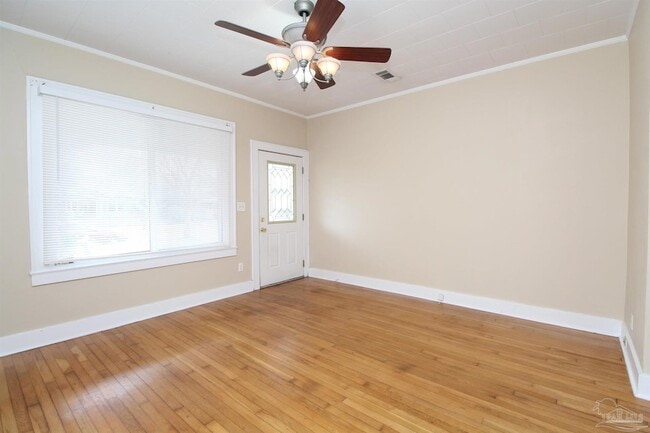 Photo - 1504 E Strong St