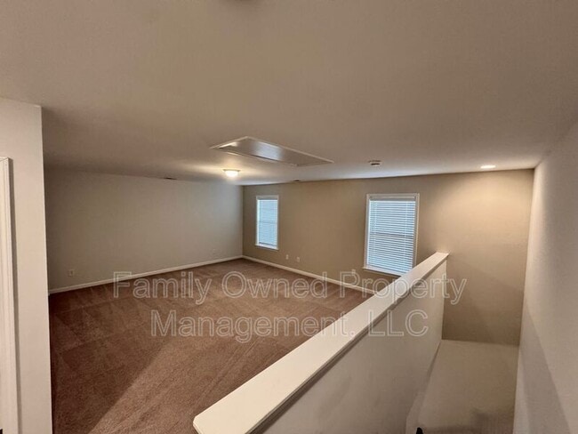 Photo - 584 Pendleton Dr