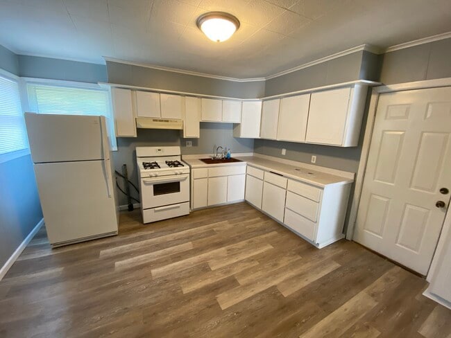 Photo - 711 Highland Ave