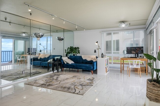 Photo - 565 Esplanade Unidad 108