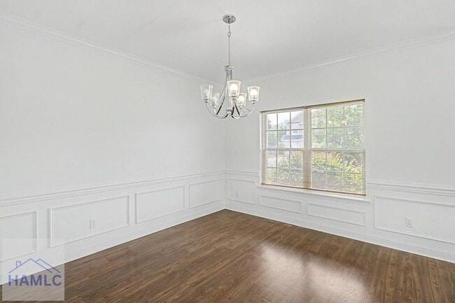 Photo - 390 Fairview Cir