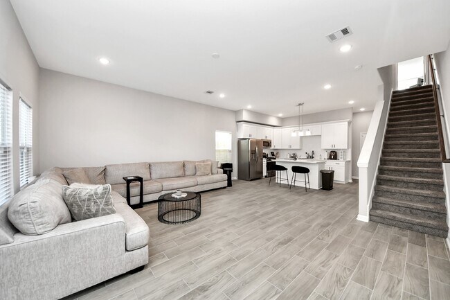 Photo - 7963 Birmingham St