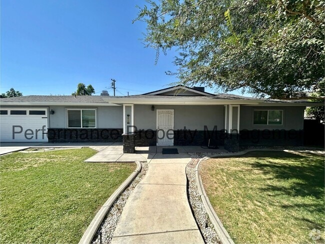 Building Photo - Charming 4 Bed/1 Bath E Bakersfield Home w...